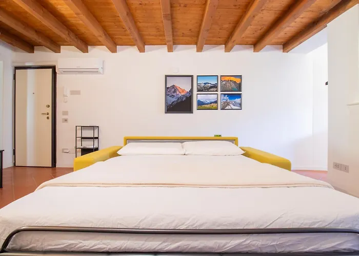 Duomo View - 200 Meters From Subway Brescia