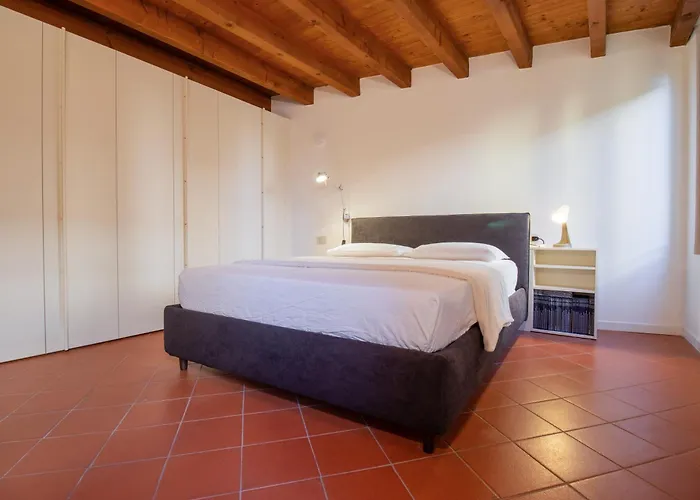 Duomo View - 200 Meters From Subway Appartamento *